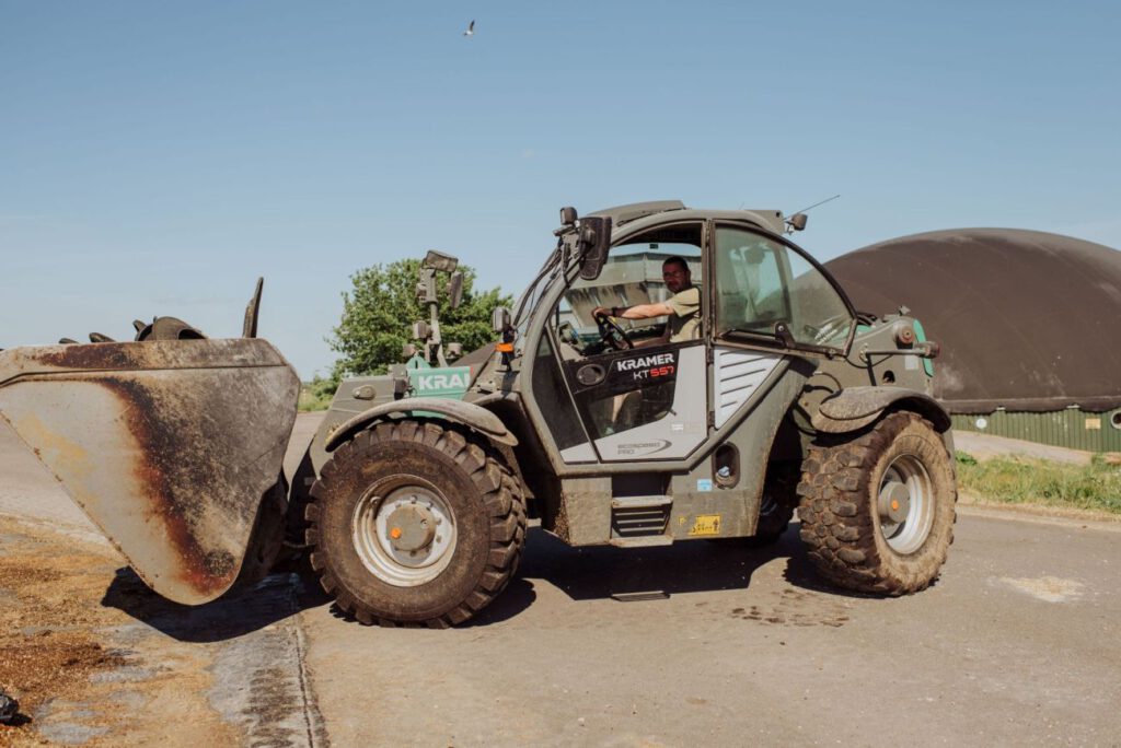 Arbeiten auf dem Hof für die Umwelt im Landkreis Rostock